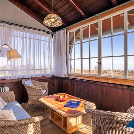 Villa Strandvilla Whg 01 *